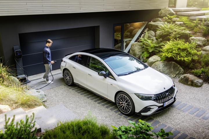 Testverslag Drivolution Mercedes-Benz EQE 350+ Front view