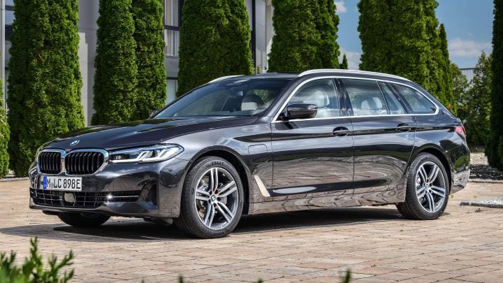 BMW 520e Touring general view