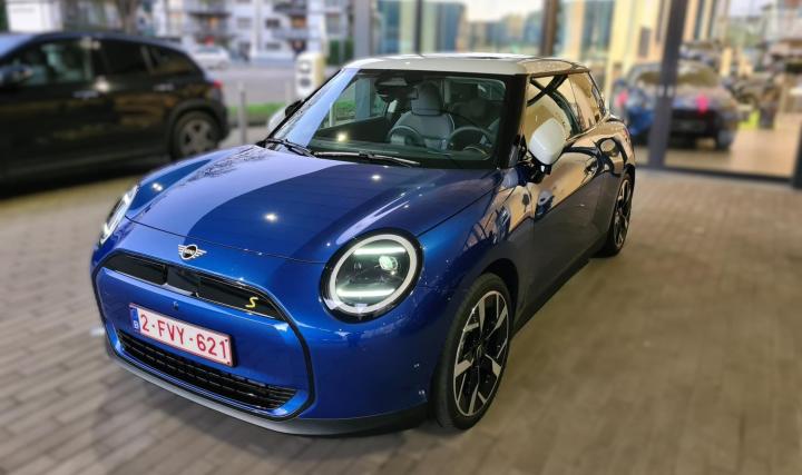MINI Cooper - front