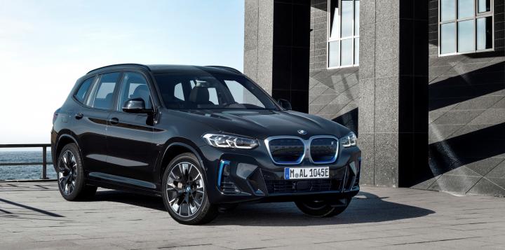 Testverslag BMW iX3 LCI front view