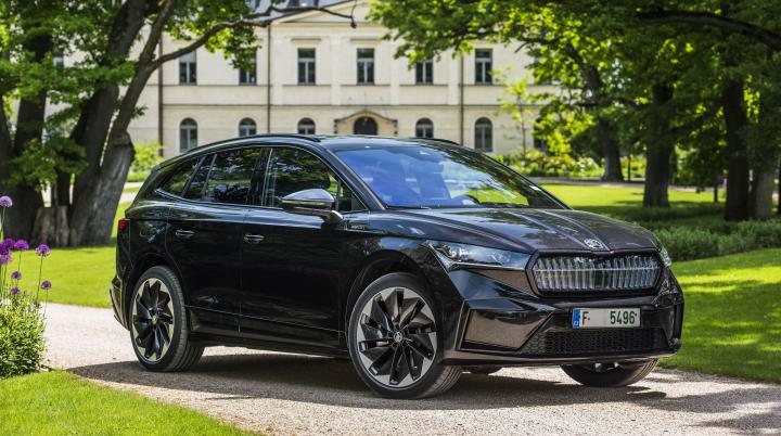 SKODA Enyaq 80 iV Sportline front view