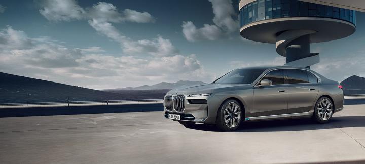 Testverslag Drivolution BMW i7 xDrive60 side view